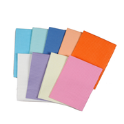 Serviettes Bavoirs de protection plastifié - 125 pièces - 33 x 48 cm - Medistock