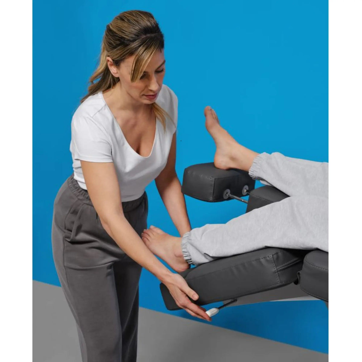 Fauteuil de pédicurie Électrique - 3 moteurs - 2 coloris - B-Light 503 - Weelko Naggura