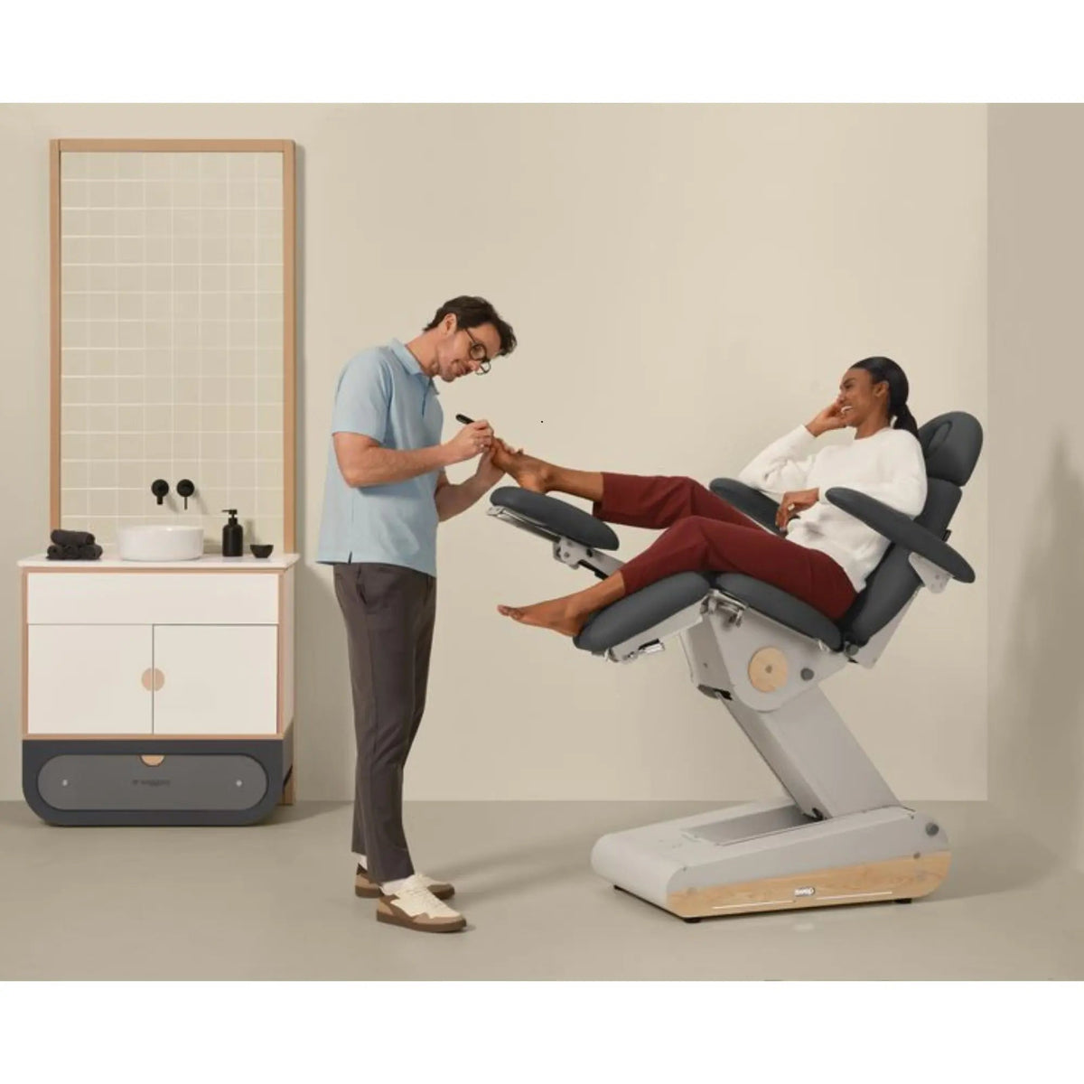 Fauteuil de pédicurie Électrique avec chauffage - 3 coloris - Swop P3 Up - Naggura Naggura