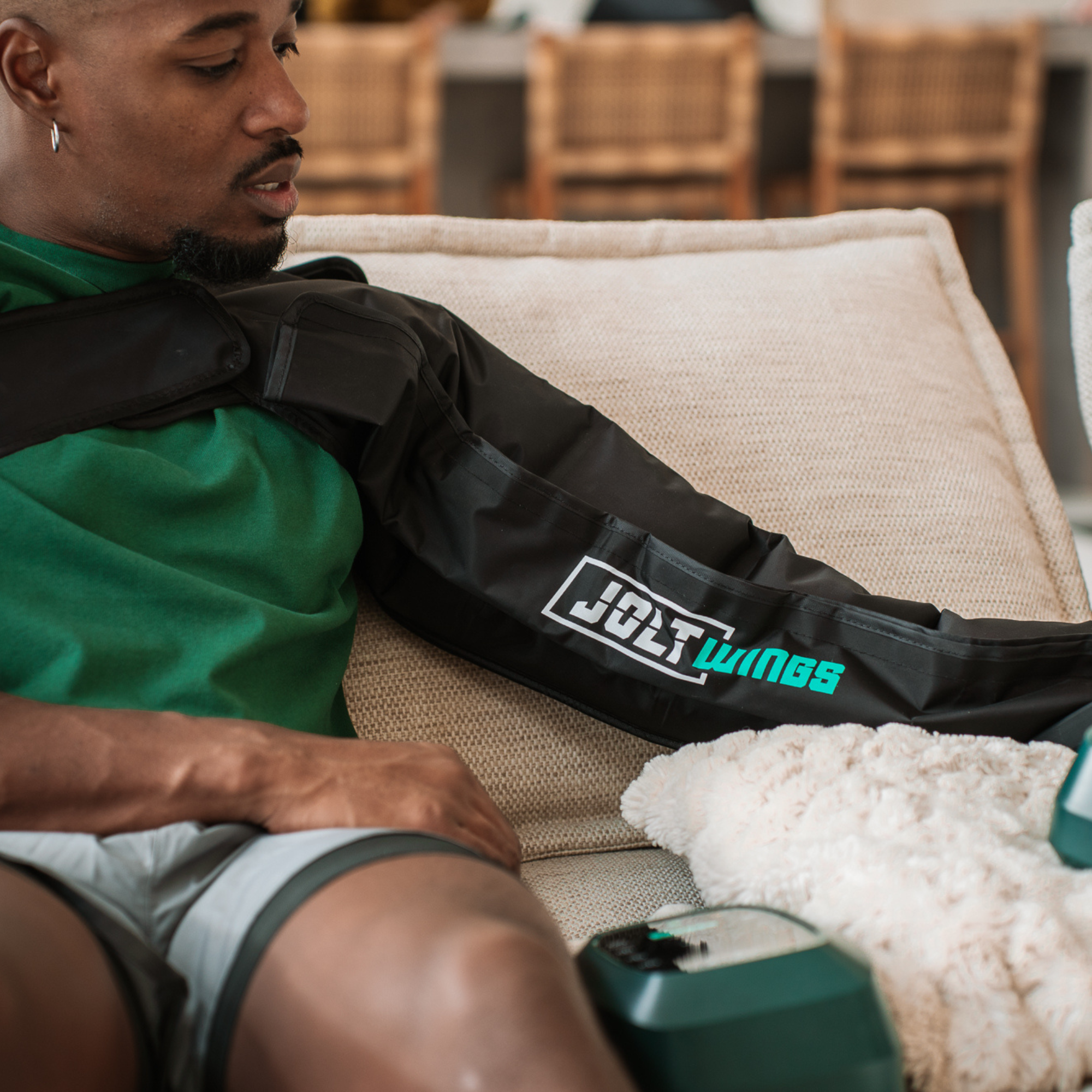 Manchon de pressotherapie pour les bras - 2 tailles - Jolt Wings